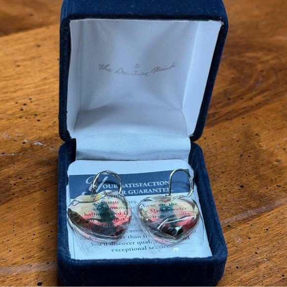 Danbury Mint Jewelry - VTG Danbury Mint Poppy Black Cat Crystal Heart Earrings 1” NIB